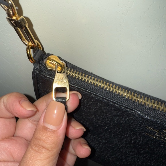 LV Monogram pouch - Picture 3 of 16